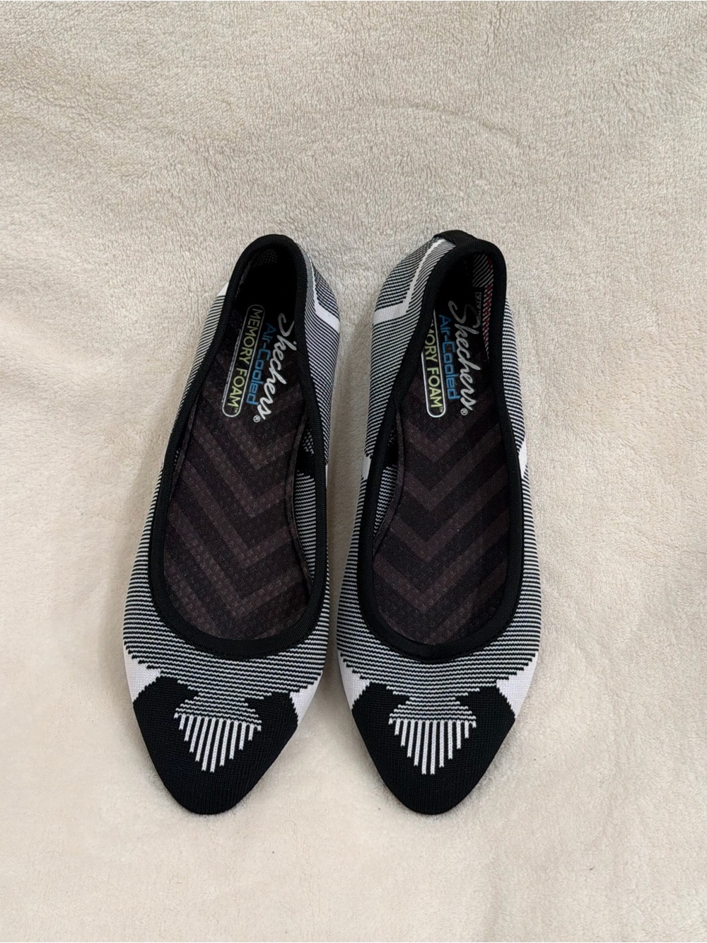 Skechers Black & White Knit Pointed-Toe Ballet Flats
